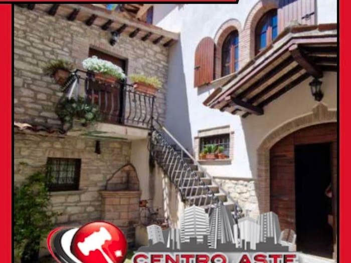 Appartamento con 6 locali in vendita in Via della Rocchetta Gualdo Tadino PG Italia, Centro, Gualdo Tadino