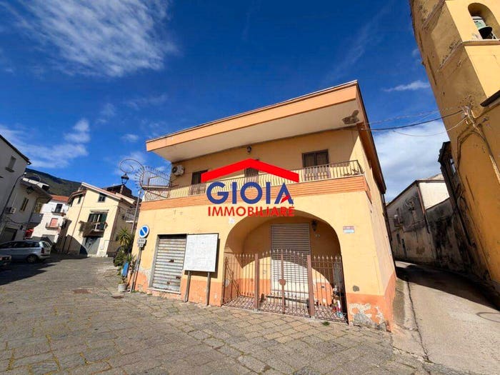 Appartamento con 5 locali in vendita in Via Monte Massico, Falciano del Massico