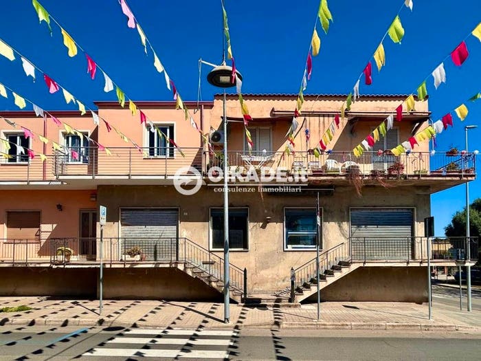 Appartamento con 6 locali in vendita in Via Cavagnino, Pula