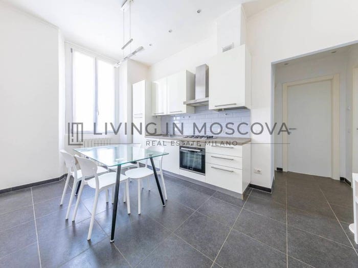 Appartamento trilocale in affitto in Viale Francesco Crispi, Moscova, Milano