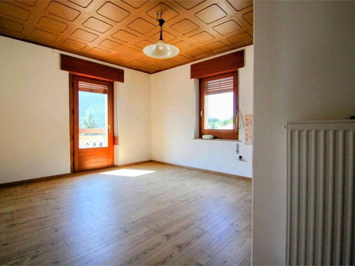 Appartamento con 6 locali in vendita in Via Giouda, Lozzo di Cadore