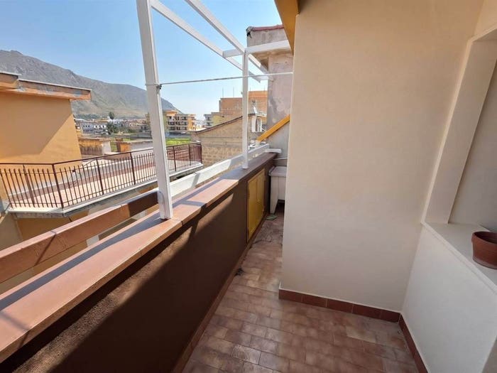 Appartamento con 6 locali in vendita in VIA UDINE, Mondragone