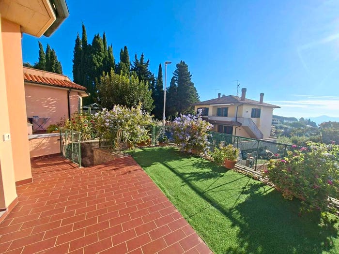 Appartamento trilocale in vendita in Via dei Molini, Guardistallo