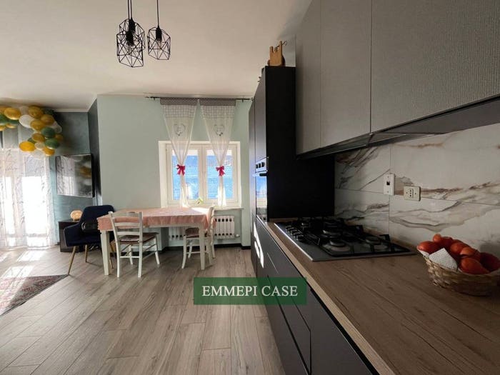 Casa trilocale in vendita in Via Fratelli Bottero, Centro, Chiusa di Pesio