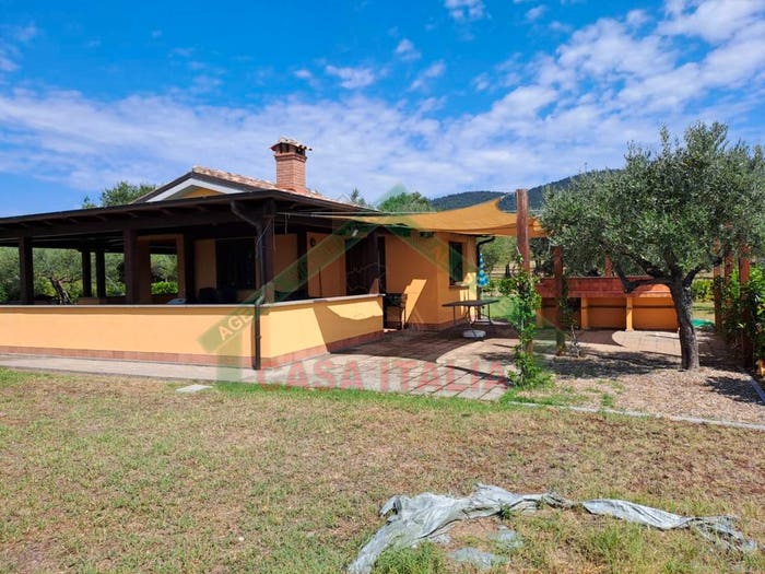 Casa bilocale in vendita in Via della Pace, Bolsena