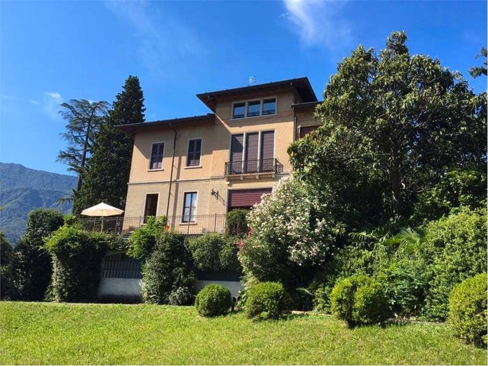 Casa con 6 locali in vendita in Castello, Castelveccana