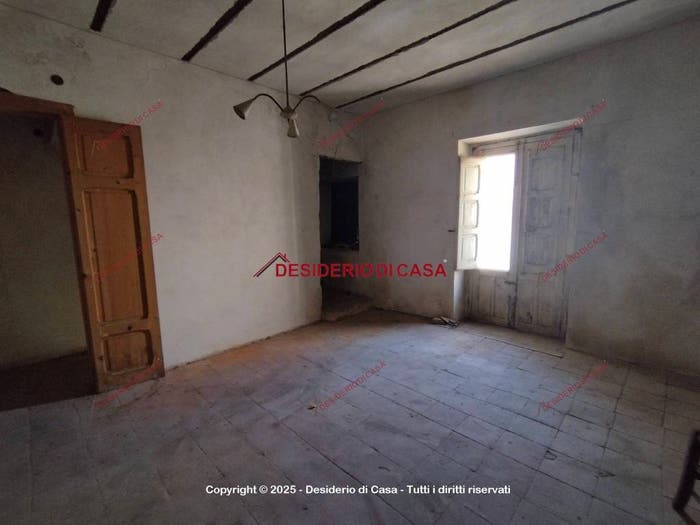 Casa trilocale in vendita in Via Roma, Centro, Tusa