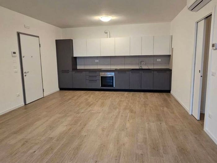 Appartamento trilocale in affitto in Via Chioggia, Paltana Mandria, Padova