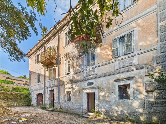 Casa con 6 locali in vendita in Via Romana, Mazzano Romano