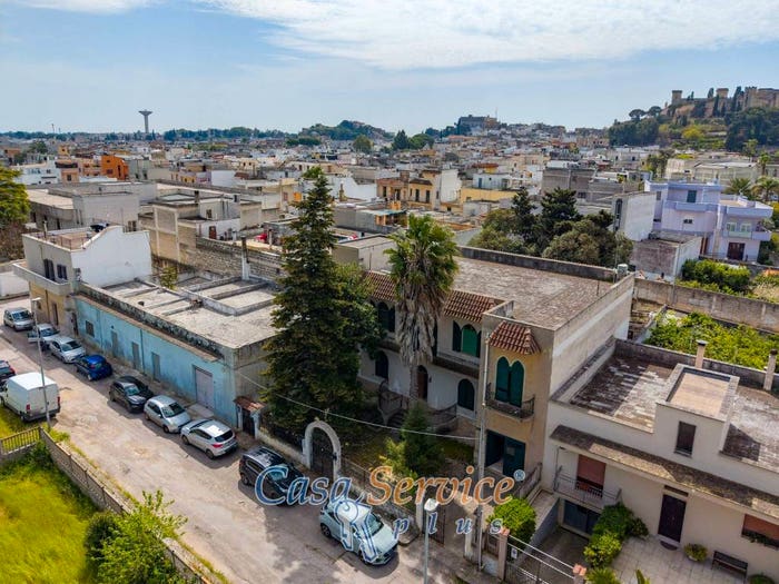 Casa con 6 locali in vendita in Via Ada Negri, Oria