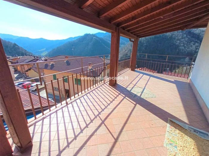 Casa con 6 locali in vendita in Villa D'Oneta, Oneta