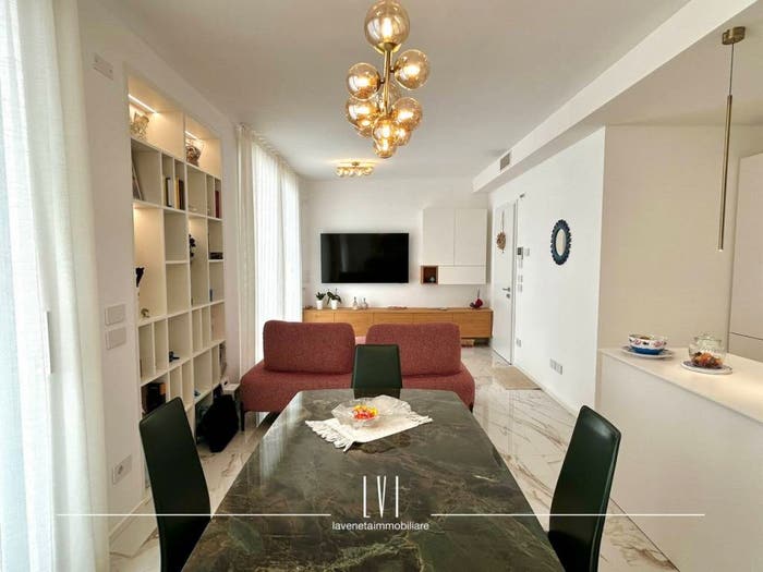 Appartamento quadrilocale in vendita in Accesso nono di via Andrea Bafile n, Lido Centro Ovest, Jesolo