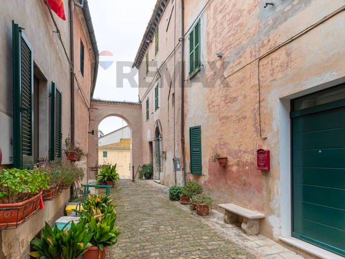 Casa con 6 locali in vendita in Via Rastelli, Monsano