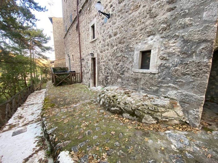 Appartamento bilocale in vendita in Via Principe Umberto, Santo Stefano di Sessanio