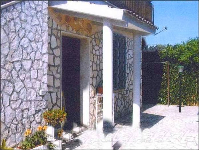 Appartamento con 6 locali in vendita in VIA LUIGI CRISTINI, Fondi