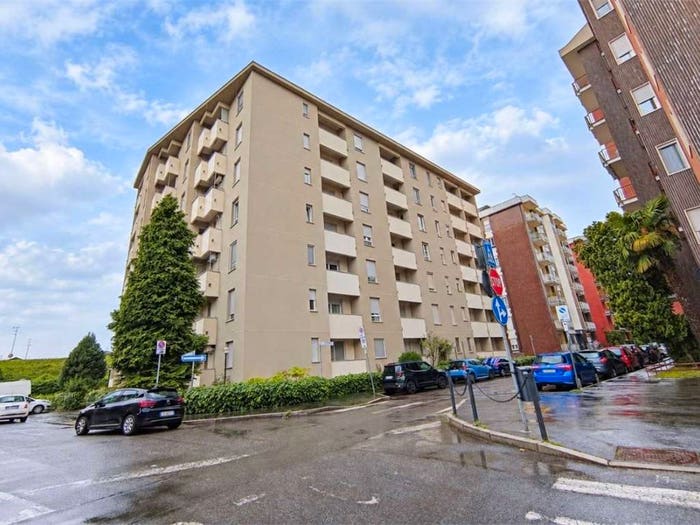 Appartamento trilocale in vendita in Via filippo reina, Saronno