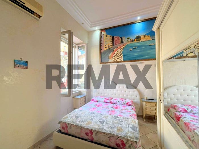 Appartamento con 5 locali in vendita in Vico Lungo San Raffaele, Stella Materdei, Napoli