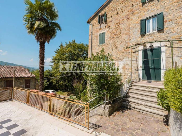 Casa con 6 locali in vendita in Viale San Lorenzo, Prignano sulla Secchia