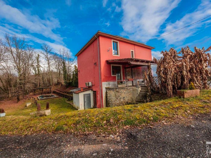 Casa con 6 locali in vendita in Via Edoardo Bassignani, Bagnone