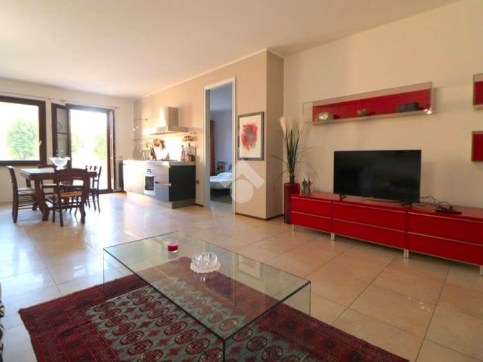 Appartamento con 5 locali in vendita in strada statale goitese, Goito