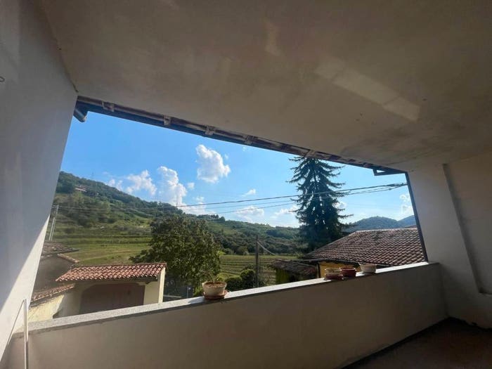 Casa con 6 locali in vendita in Via Borbone, Ome