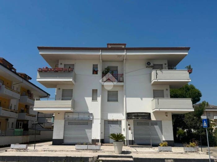 Appartamento con 5 locali in vendita in Via Duca d'Aosta, Centro, Alba Adriatica