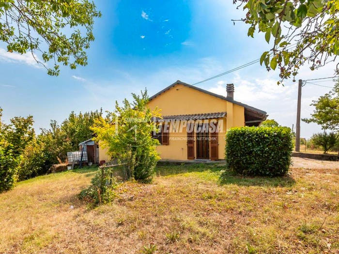 Casa quadrilocale in vendita in Via Serra, Buttigliera d'Asti