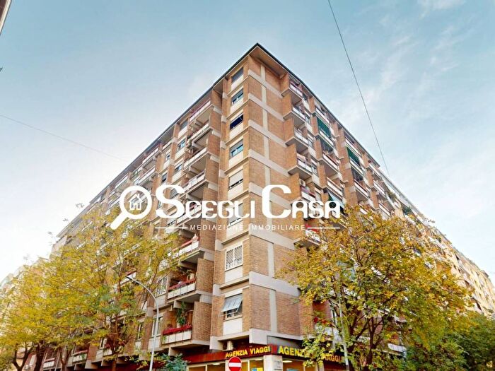 Appartamento trilocale in vendita in Via Tarquinio Prisco, Furio Camillo, Roma