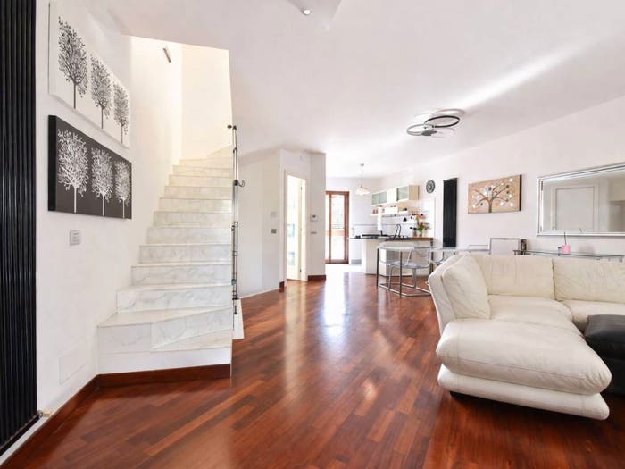 Casa con 6 locali in vendita in Viale Italia, Centro, Montemarciano