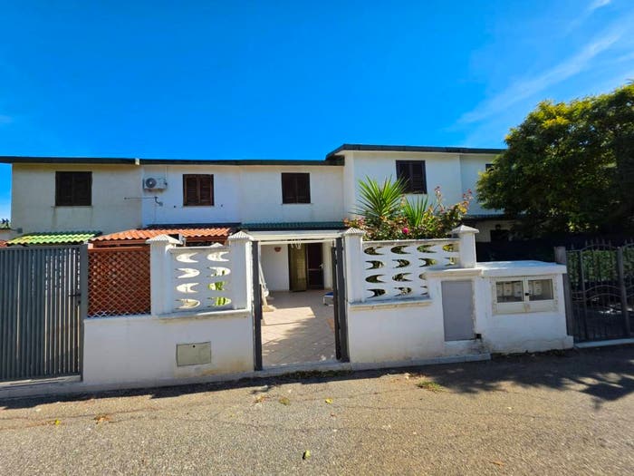 Casa trilocale in vendita in Villaggio Il Castello, Roseto Capo Spulico