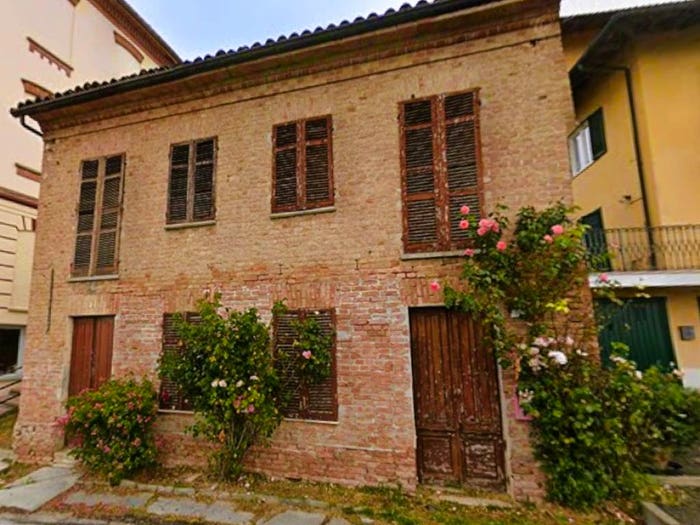 Casa quadrilocale in vendita in Via Re Umberto, Montegrosso, Montegrosso d'Asti