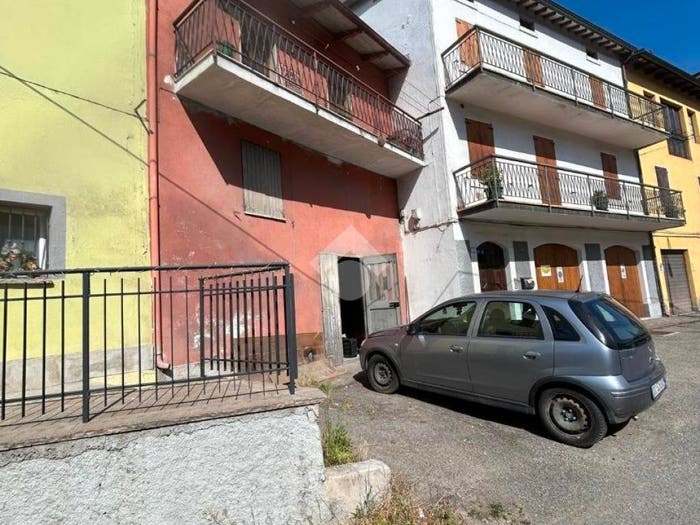 Casa trilocale in vendita in Via Umberto I, Centro, Pavullo nel Frignano