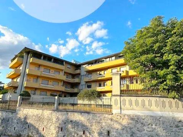 Appartamento con 5 locali in vendita in Via Porta Napoli, Villa Comunale, L'Aquila