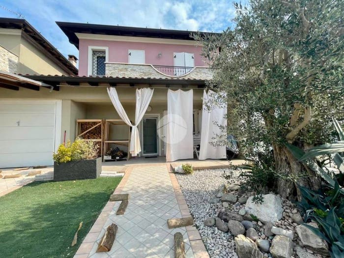 Casa quadrilocale in vendita in Via Caduti di Nassirya, Borgo San Giacomo