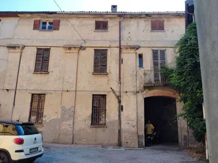 Casa con 6 locali in vendita in Via Giacomo Gatti, Albese con Cassano