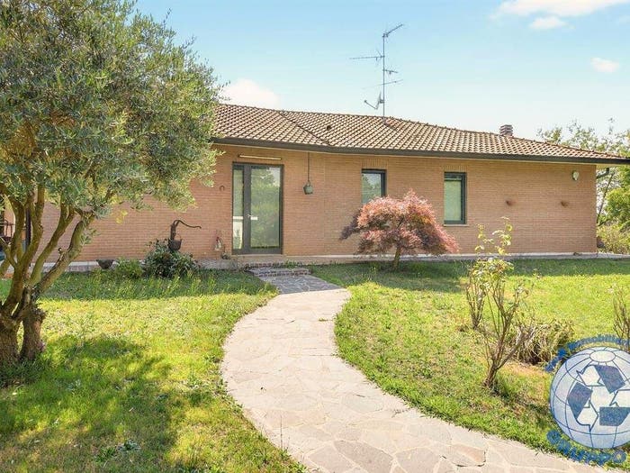 Casa quadrilocale in vendita in via cappelletta, Camparada