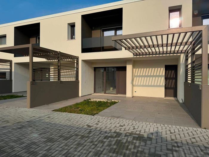 Casa con 5 locali in vendita in Via Giorgione, Centro, Resana