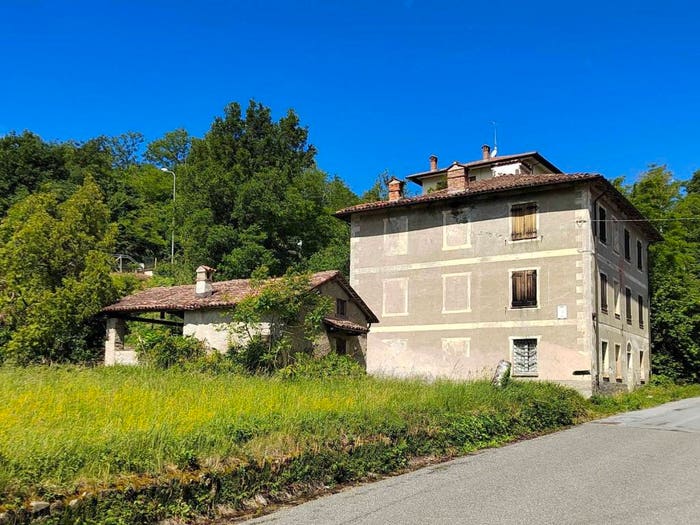 Casa con 6 locali in vendita in Gavi