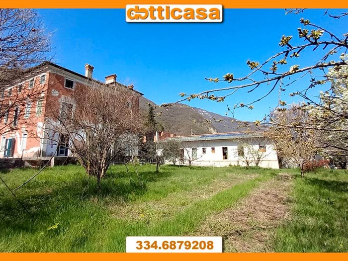 Casa con 6 locali in vendita in Via Sarson, Centro, Bassano del Grappa