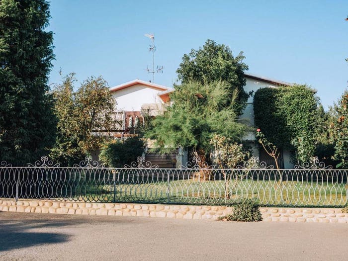 Casa con 6 locali in vendita in Via Pietro Burgatti, Cento Paese, Cento