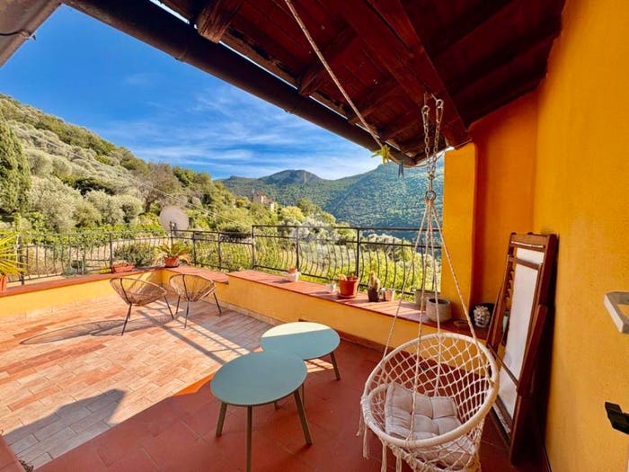Casa quadrilocale in vendita in Via don mario scarrone, Centro, Finale Ligure