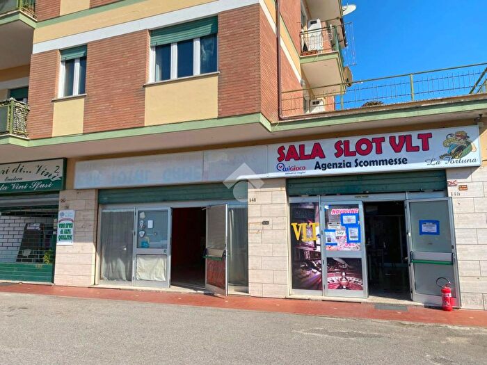 Appartamento bilocale in vendita in Via Ferruti, Montopoli Di Sabina