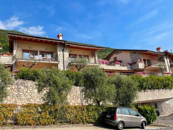 Appartamento con 5 locali in vendita in Via Tommaso Marani, Magugnano, Brenzone sul Garda