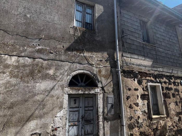 Casa con 6 locali in vendita in Via Gorizia, Dualchi