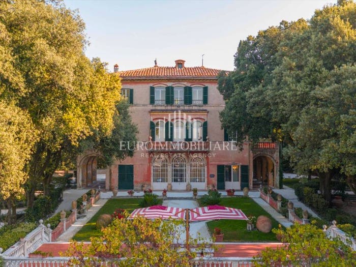 Casa con 6 locali in vendita in Viale Pompeo Pellini, Centro, Perugia