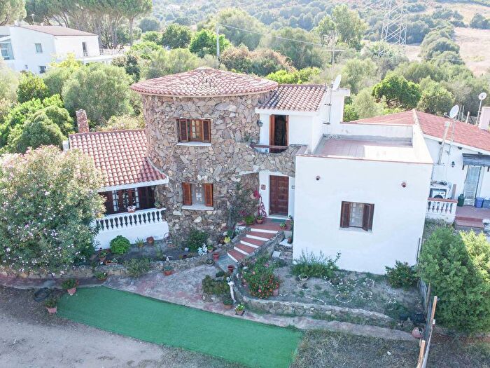 Casa con 6 locali in vendita in Via Li Puntitti, Santa Lucia, Olbia
