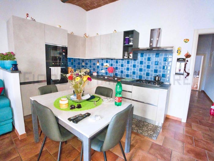 Appartamento trilocale in vendita in Via Giuseppe Di Vittorio, Centro, Suvereto