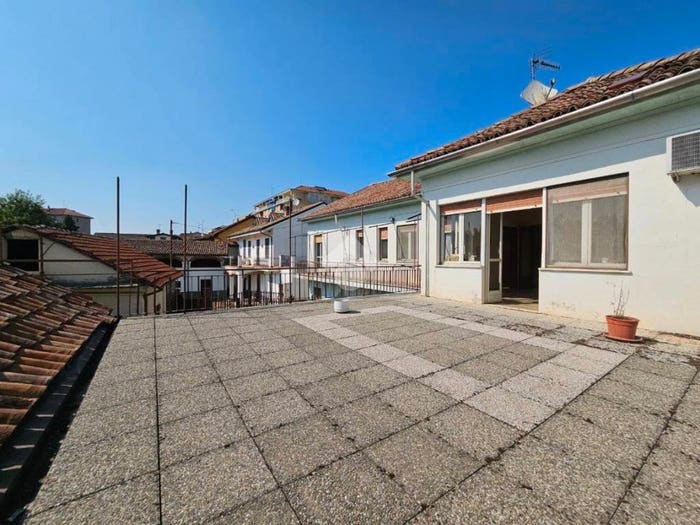 Casa con 6 locali in vendita in CORSO ACQUI, Nizza Monferrato