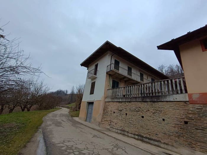 Casa con 6 locali in vendita in Borgata Castellero, Neviglie