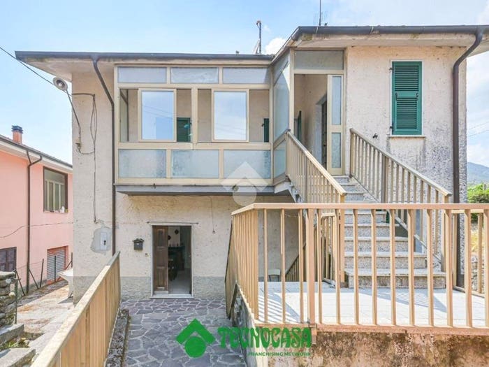 Casa quadrilocale in vendita in Via Provinciale, Calice al Cornoviglio